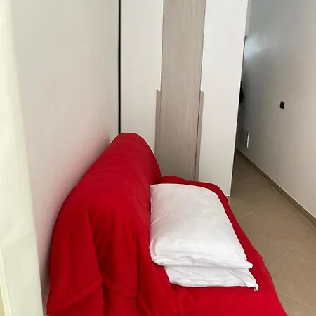 Mono Rizzi Nyaraló